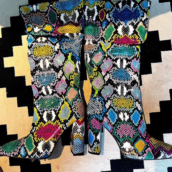 Size 39 multi-colored faux snake skin knee high boots - Picture 9 of 11